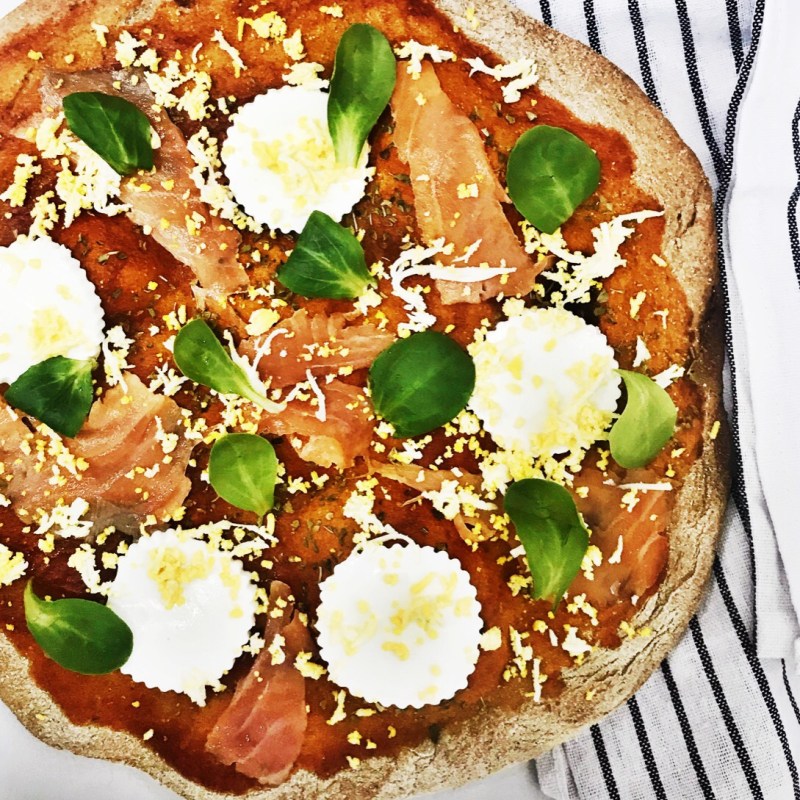 PIZZA SALUDABLE DE SALMÓN