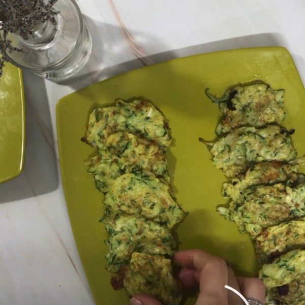 TORTITAS DE CALABACÍN y QUESO