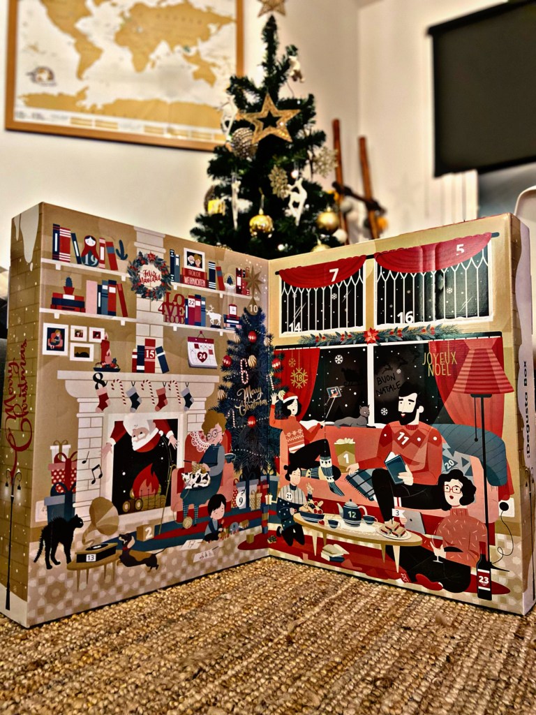 Y por fin ha llegado! En nuestra casa, ya empieza a oler a navidad!

Y es que ya está aquí el calendario de adviento de @degustabox lleno de productos de alimentación y bebidas, de tamaño XXL.

Estamos deseando que llegue el día 1 para empezar a abrir las 24 ventanitas!


Esta es la primera edición de #degustacalendario y por sólo 39,99€ consigues 24 sorpresas navideñas, valoradas en más de 70€