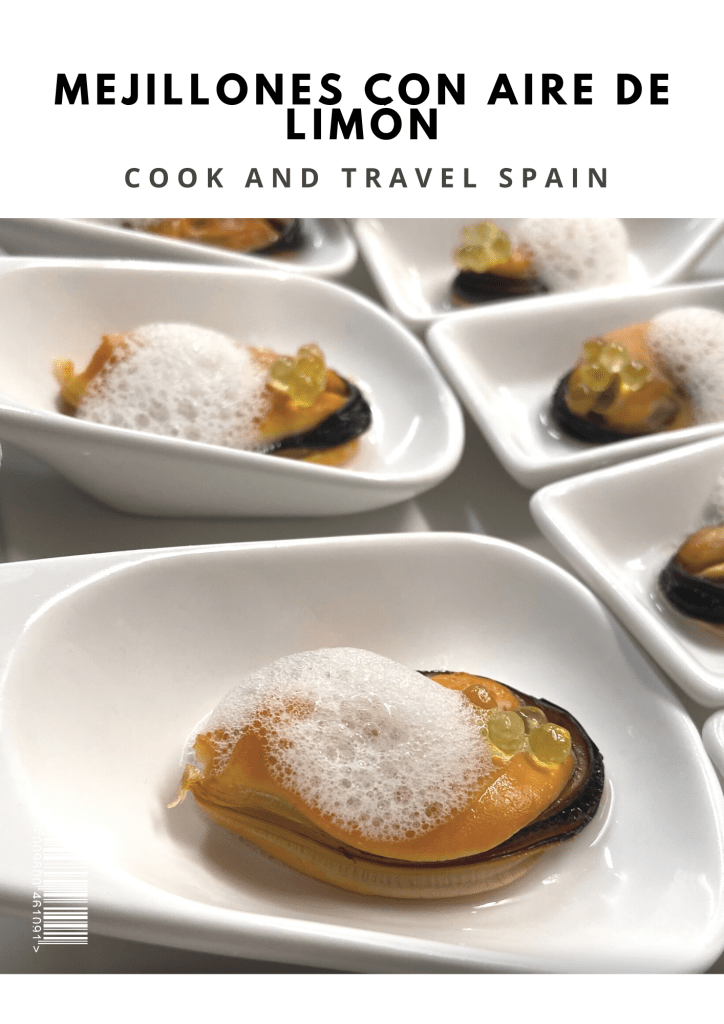 COMO HACER MEJILLONES CON AIRE DE LIMÓN y PERLAS DE ACEITE CON ROMERO
Hola fooders! Hoy os dejamos una receta muy muy sencilla, de una textura increíble y perfecta para estas navidades.

COMO PREPARAR AIRE DE LIMON Y QUE ES
Hoy os vais a creer grandes chefs. Esta receta es la emulsificación más sencilla y una de las más usadas en alta cocina. Y es que aire de limón tiene infinidad de usos en la cocina, desde acompañar pescado, mariscos, postres o mismo algún coctel.