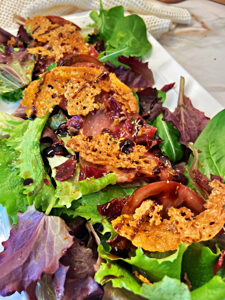 CÓMO HACER UN CRUJIENTE DE JAMÓN PASO A PASO
Hoy os dejamos una receta rapídisima y con unos crujientimos de jamón en 1 minuto de micro! Esperamos que os guste! Es una delicia sana, rápida y muy fácil.